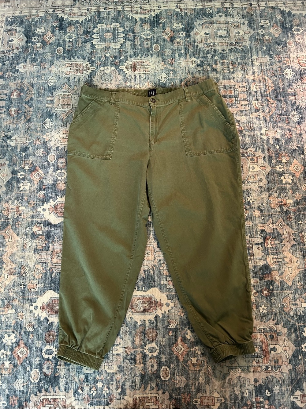 GAP Olive Green Women’s Cargo Jogger Pants